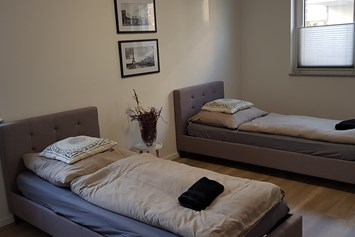 Monteurzimmer: Monteurunterkunft mit 4 Schlafzimmern - netroom`S